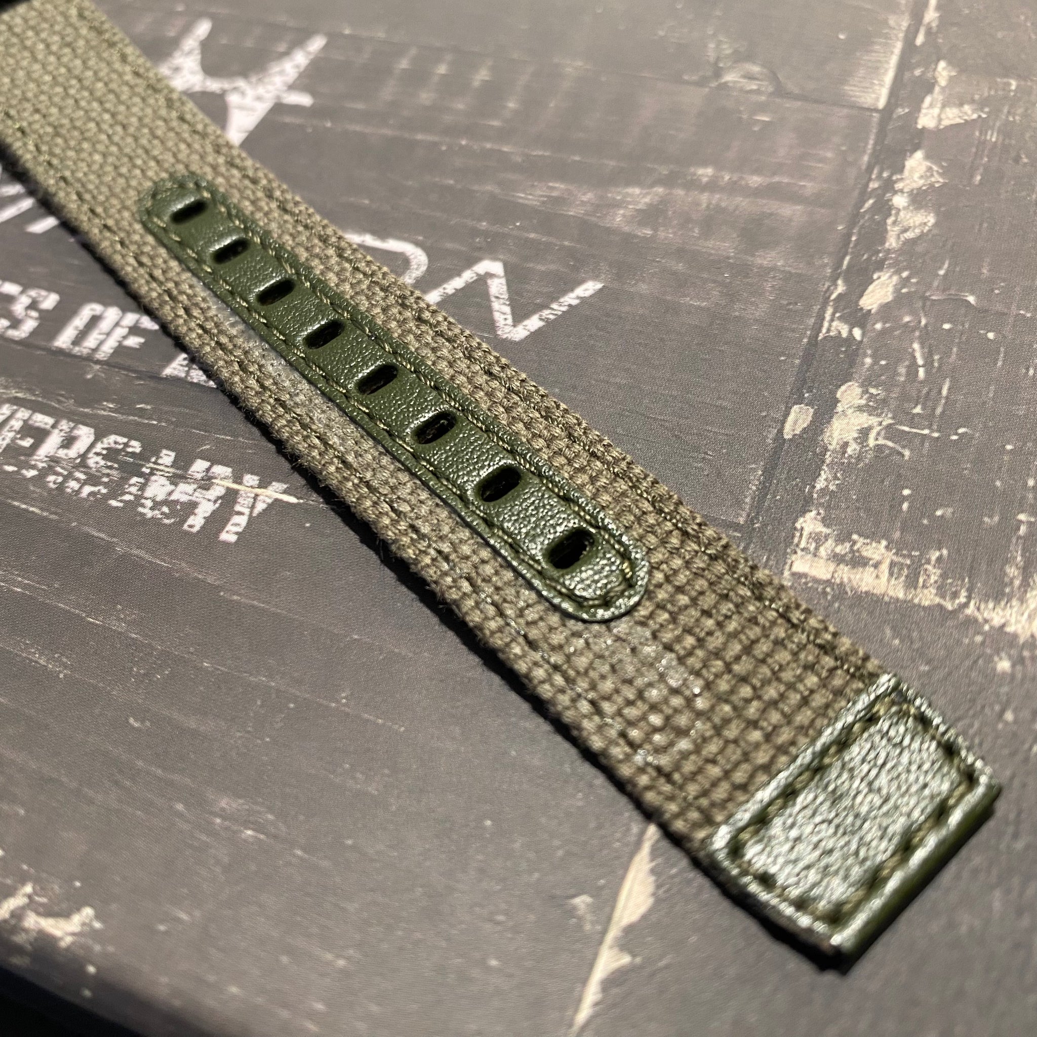 カーキ フィールド メカ 36mm ジャパン エディション