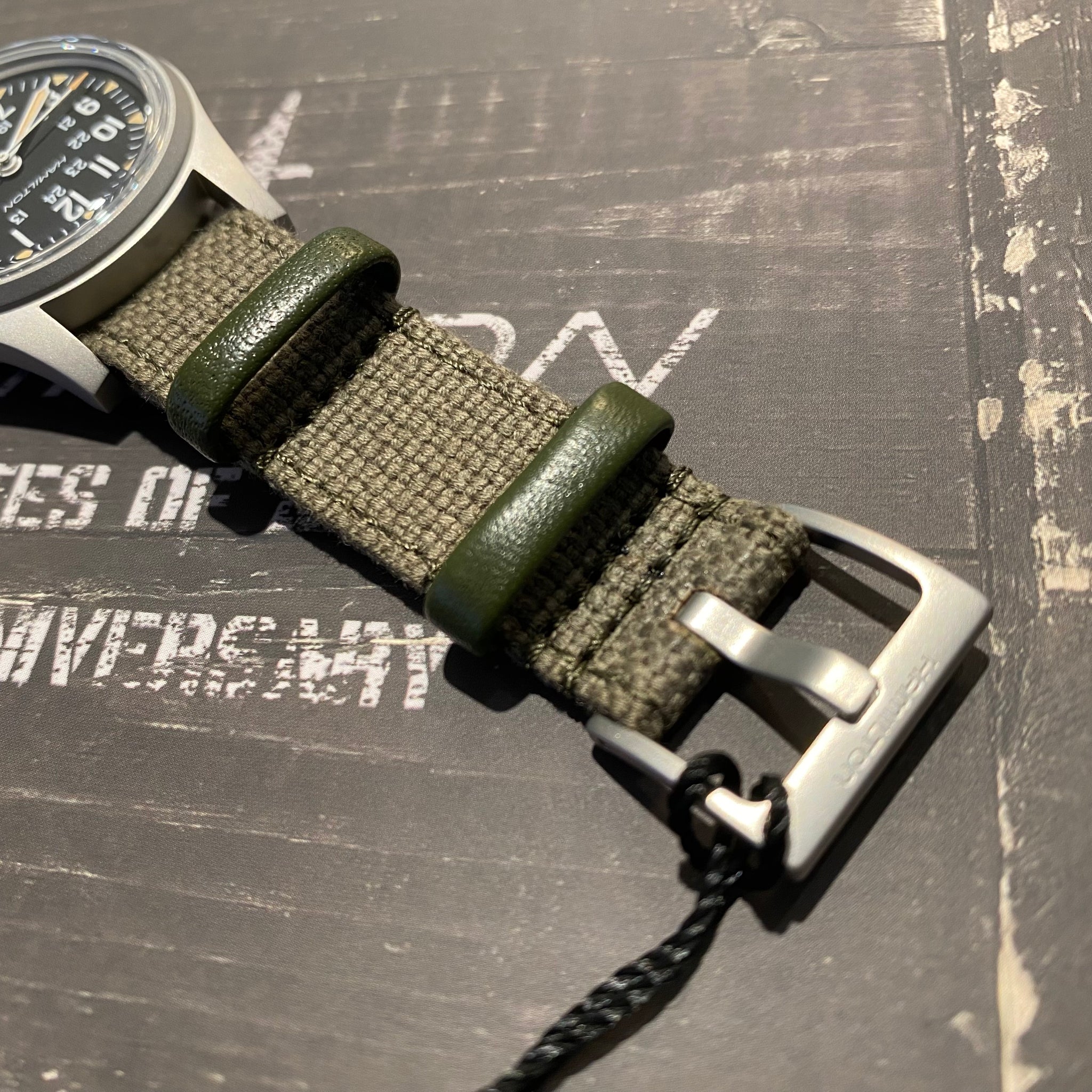 カーキ フィールド メカ 36mm ジャパン エディション