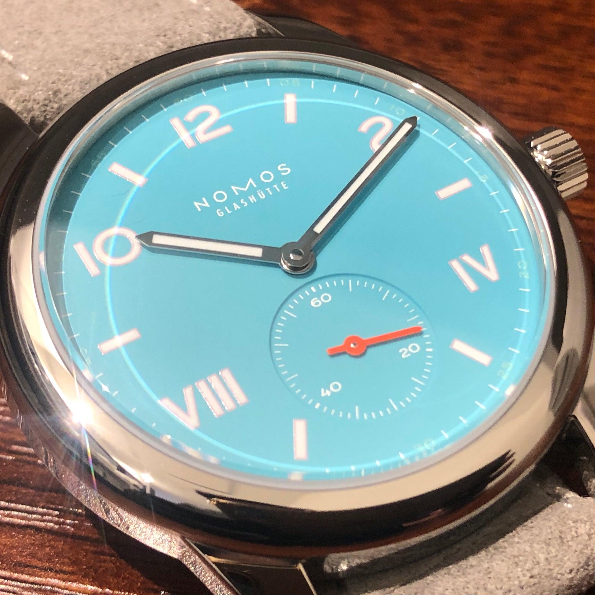 ノモス クラブ36キャンパス エンドレスブルー